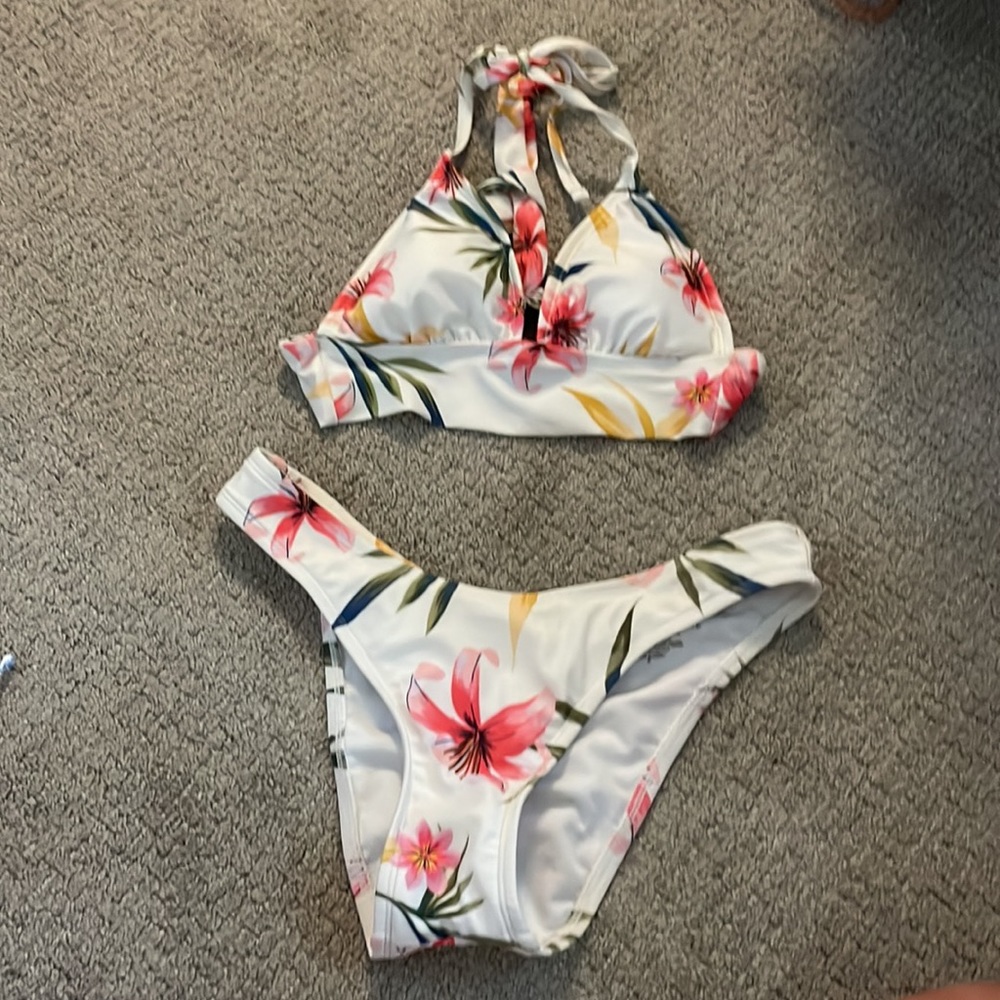 Floral swimsuit! Extremely flattering, cute and comfortable